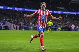 十人热刺4-0哥本哈根，范德芬一条龙破门，布伦南进球+染红